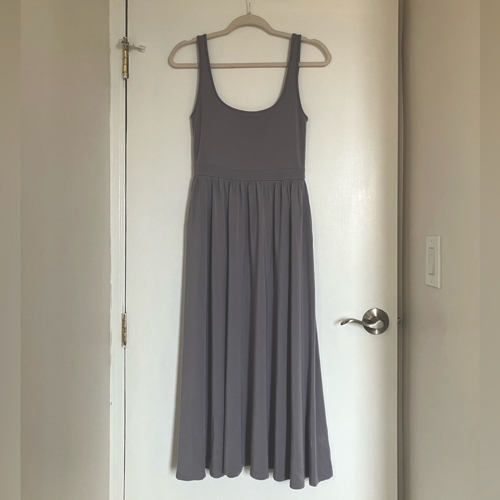 Aritzia Wilfred Market Midi Dress in Gray, Size Small